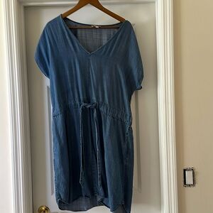 XL Loft lightweight denim look dress with pockets